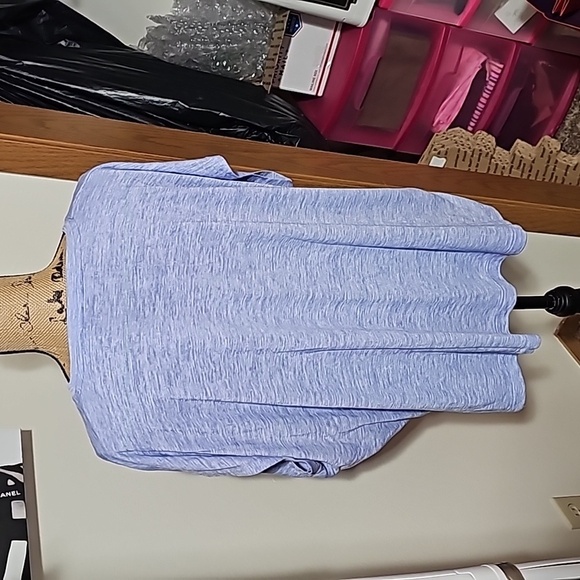 1x Heather blue athleta tshirt. - Picture 3 of 3